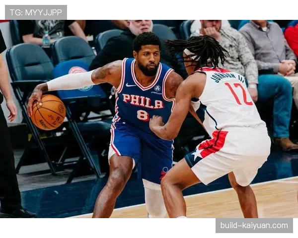 保罗·乔治发了张吃披萨的照片，我盯着后院停的直升机看了半天